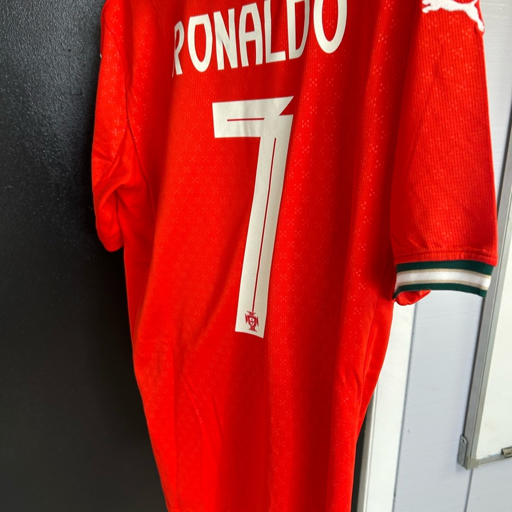 Puma Portugal Cristiano Ronaldo jersey - Picture 2 of 7